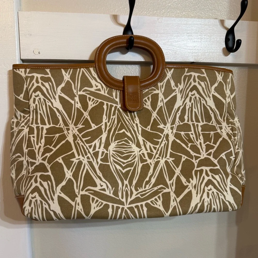 Brand New Never Used Liz Claiborne Tan and Cream Tote Bag - Picture 4 of 8